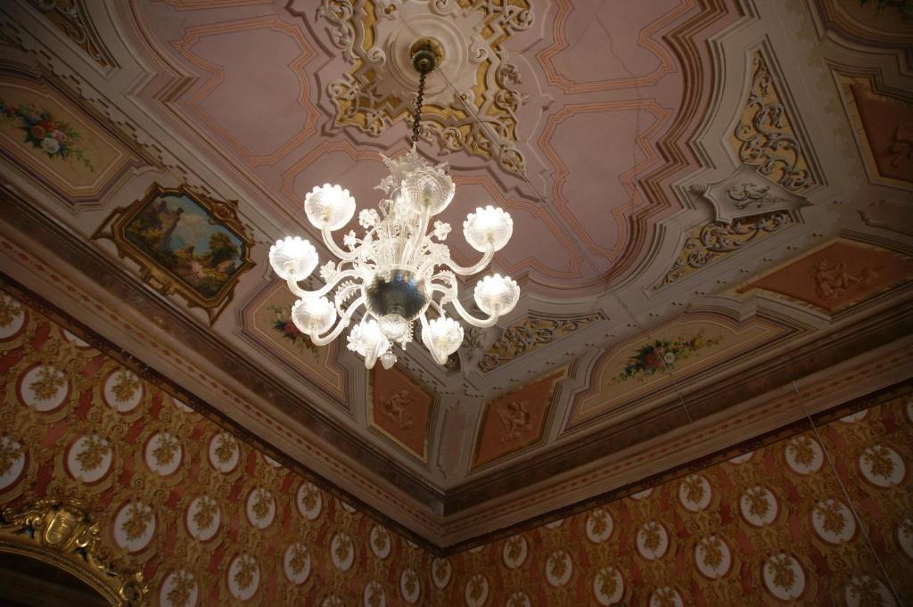 Residenza D'Epoca Regina D'Arborea โอริสตาโน ภายนอก รูปภาพ