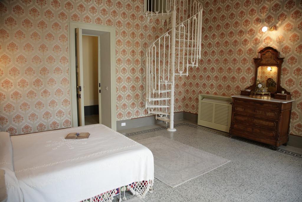 Residenza D'Epoca Regina D'Arborea โอริสตาโน ภายนอก รูปภาพ